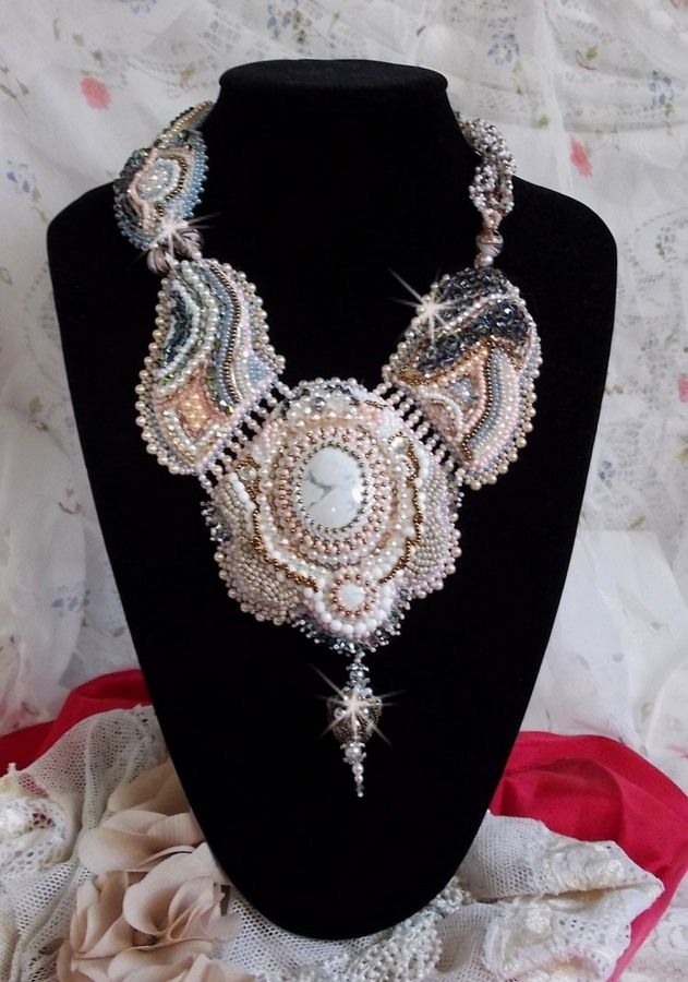 Angelique Marquise des Anges Haute-Couture halskjede brodert med edelstener og Swarovski-krystaller