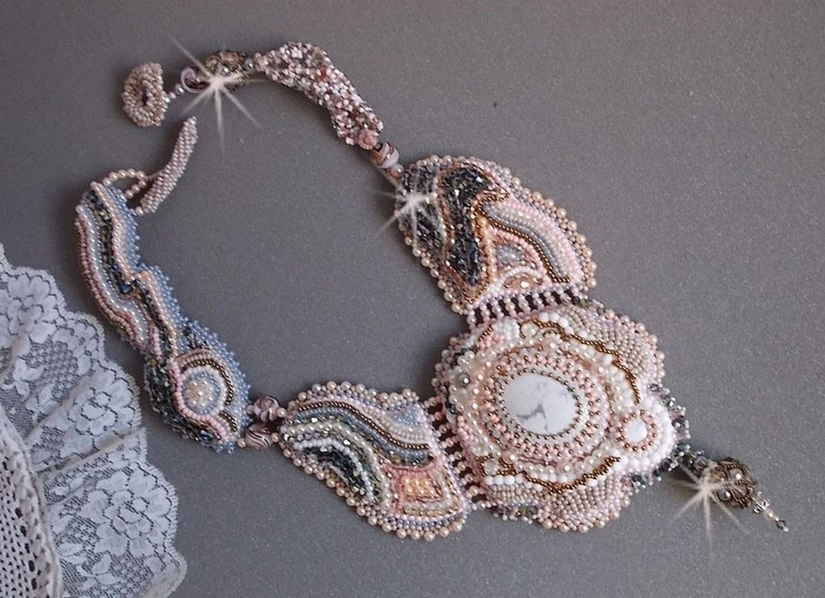 Angelique Marquise des Anges Haute-Couture halskjede brodert med edelstener og Swarovski-krystaller