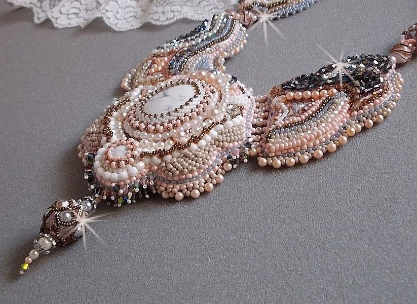 Angelique Marquise des Anges Haute-Couture halskjede brodert med edelstener og Swarovski-krystaller