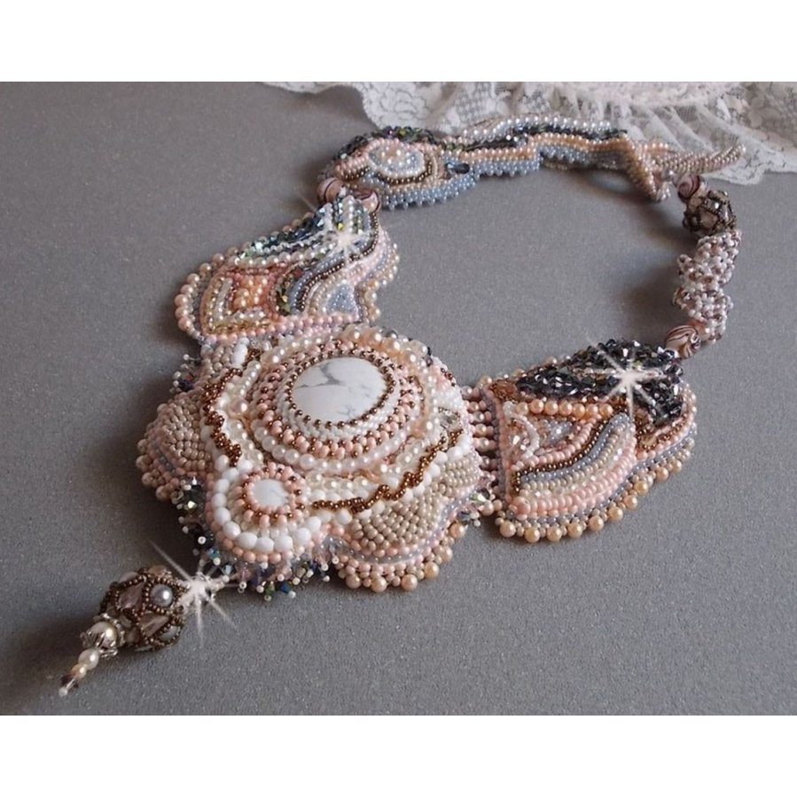 Angelique Marquise des Anges Haute-Couture halskjede brodert med edelstener og Swarovski-krystaller