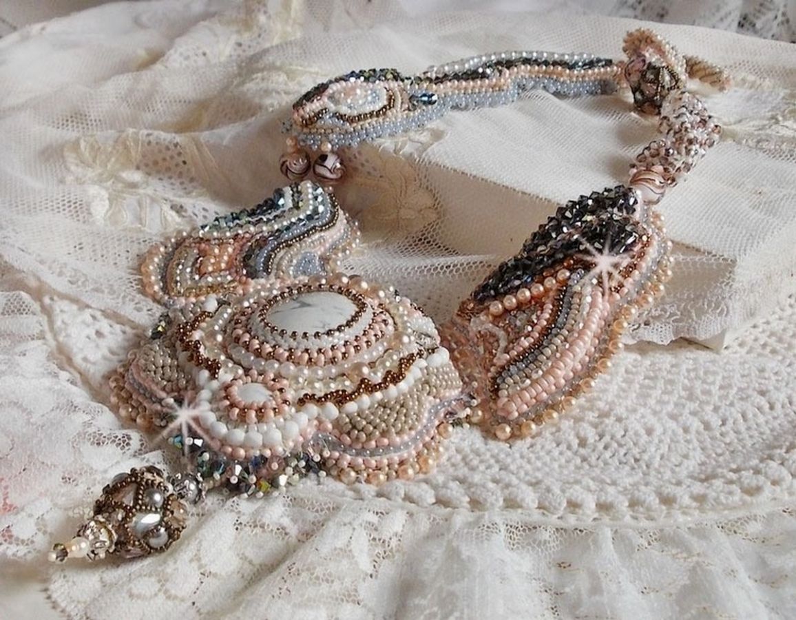 Angelique Marquise des Anges Haute-Couture halskjede brodert med edelstener og Swarovski-krystaller