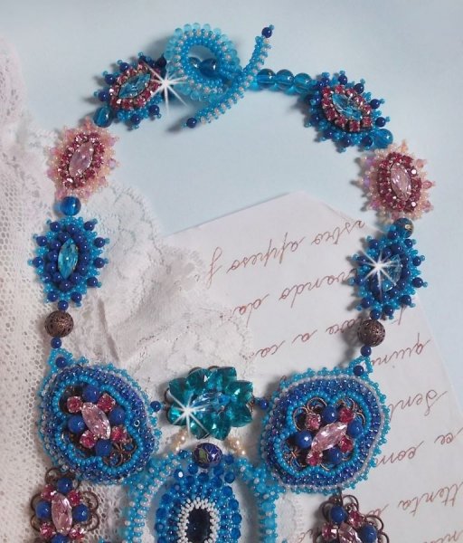 Belle Epoque halskjede, Haute-Couture brodert med Swarovski-krystaller og forskjellige vakre perler