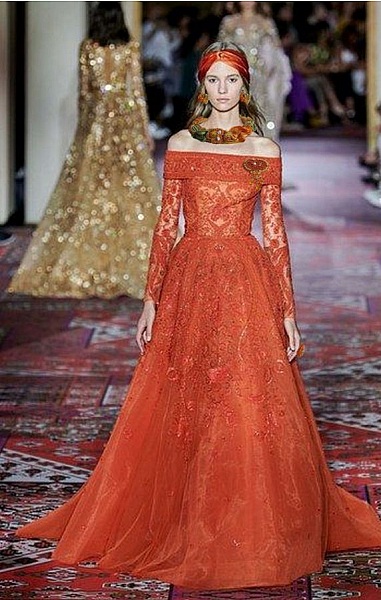 Rumba Haute-Couture halskjede brodert med silke shibori, soutache og Swaroski-krystaller