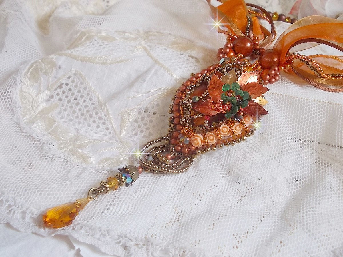 Souffle d'Automne Chic Ethnique anheng, brodert med perler og Swarovskikrystall 