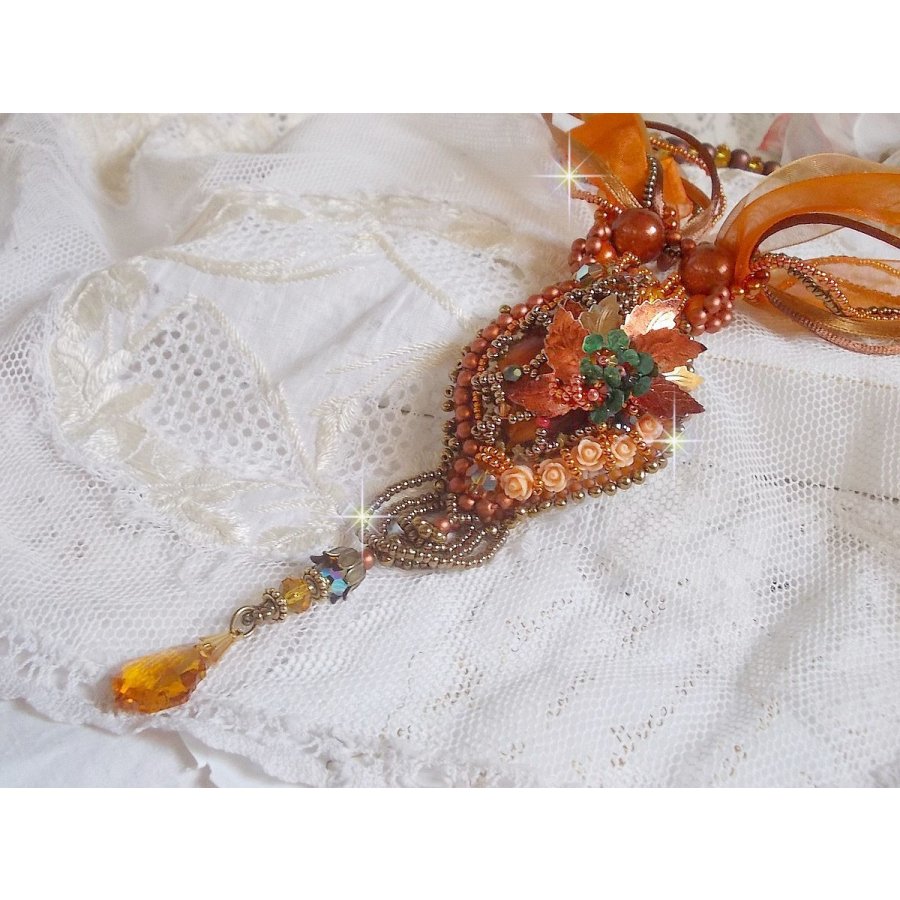 Souffle d'Automne Chic Ethnique anheng, brodert med perler og Swarovskikrystall 