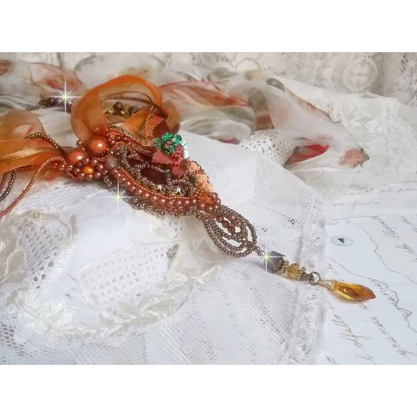 Souffle d'Automne Chic Ethnique anheng, brodert med perler og Swarovskikrystall 