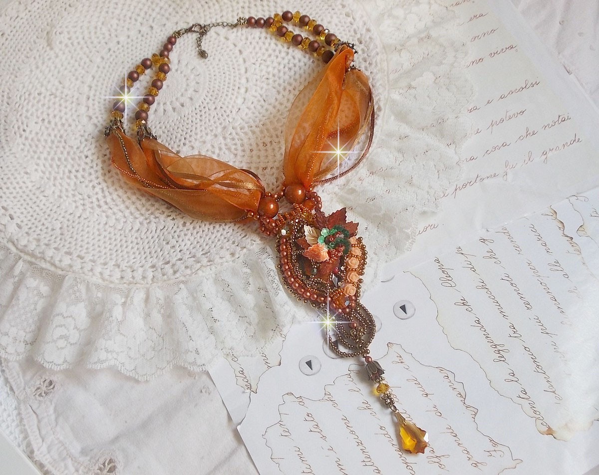 Souffle d'Automne Chic Ethnique anheng, brodert med perler og Swarovskikrystall 