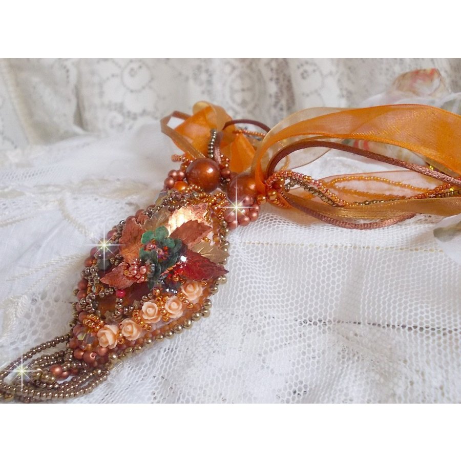 Souffle d'Automne Chic Ethnique anheng, brodert med perler og Swarovskikrystall 