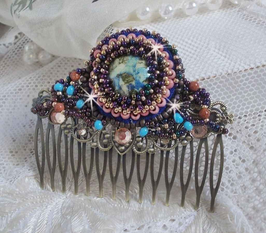 Bonjour Paris hårkam brodert med en harpiks cabochon, edelstener (Gold Stone eller Sun Stone), runde perler og frøperler