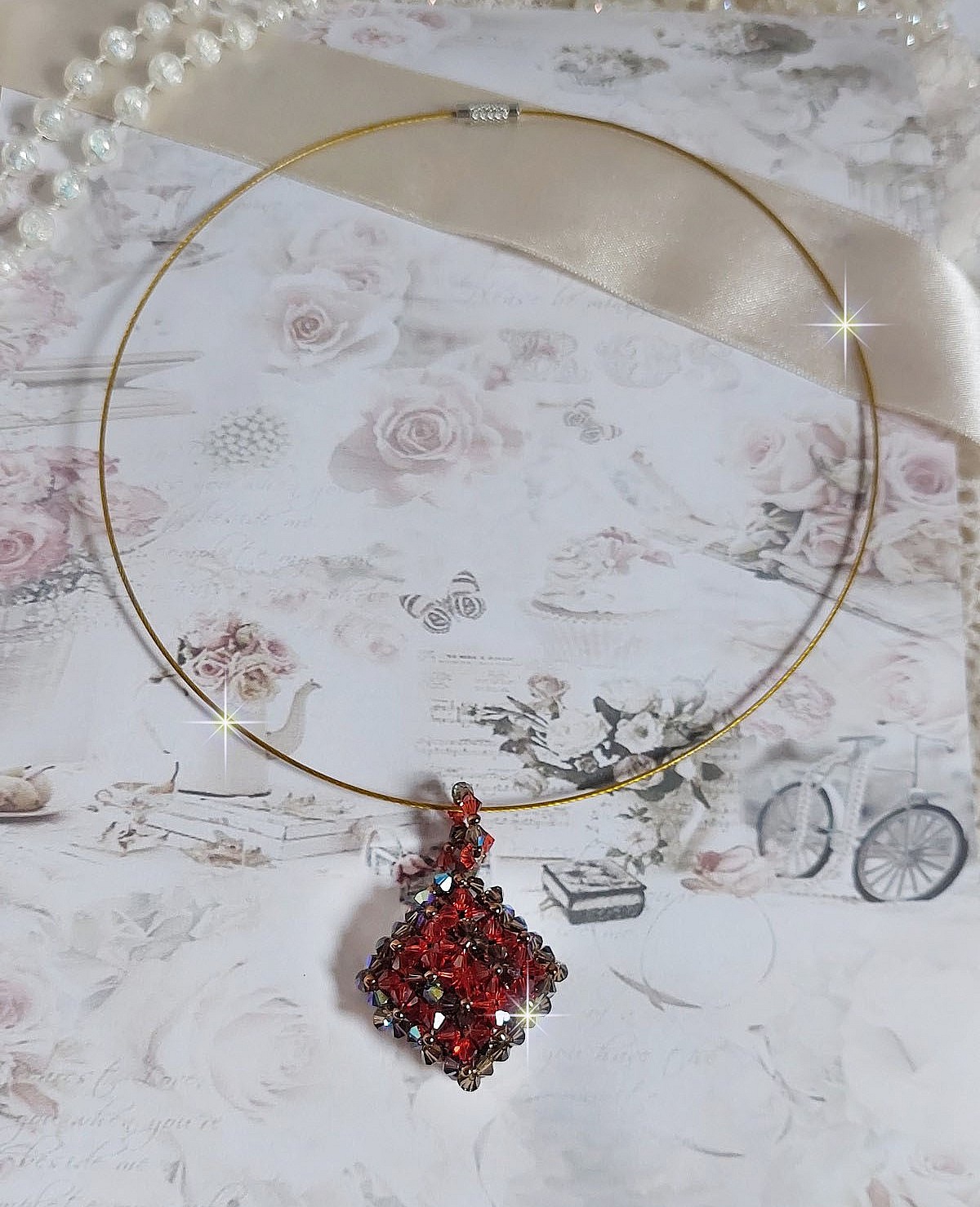 Camel anheng montert med Swarovski krystall fasetter og spinnere