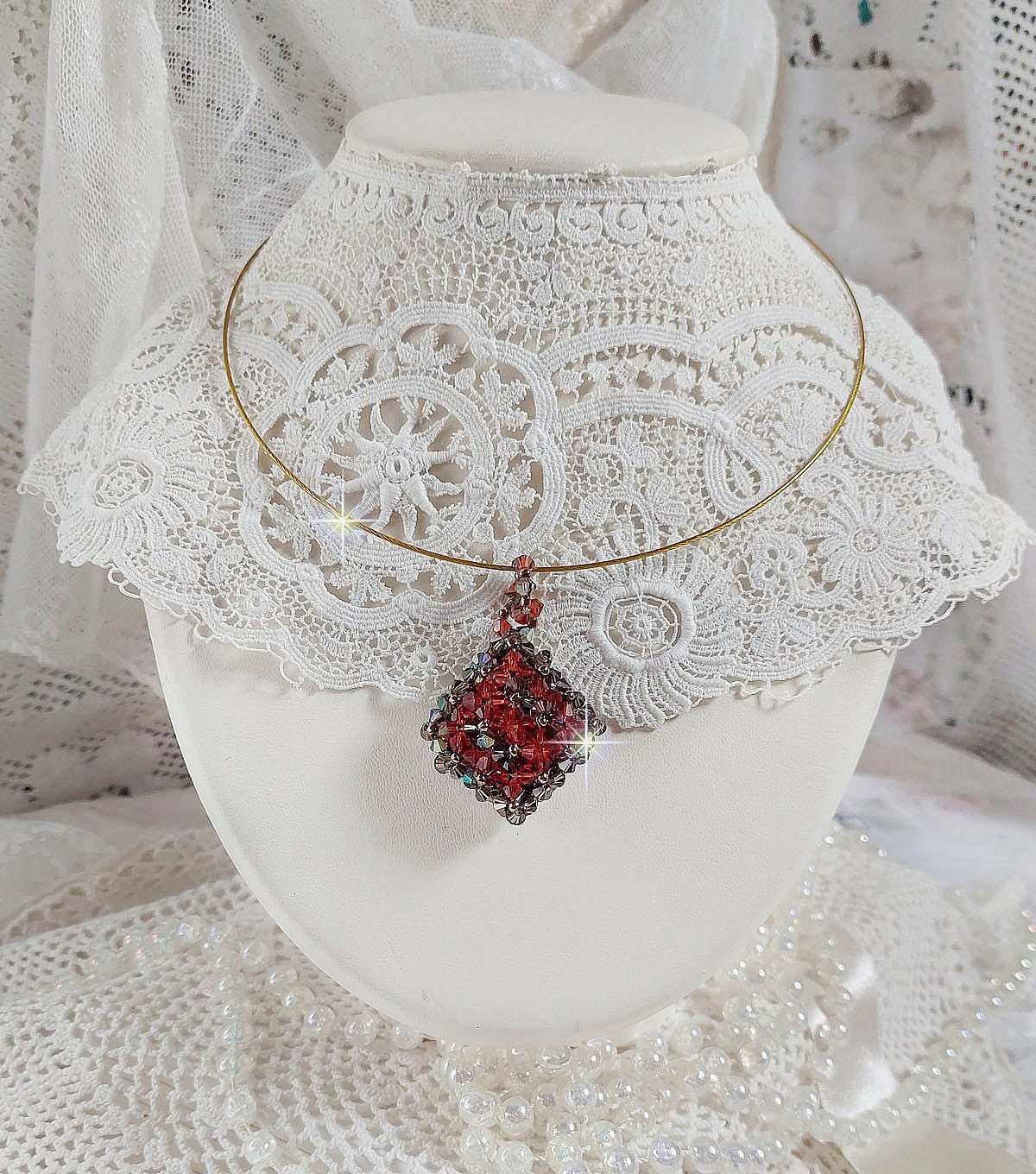 Camel anheng montert med Swarovski krystall fasetter og spinnere