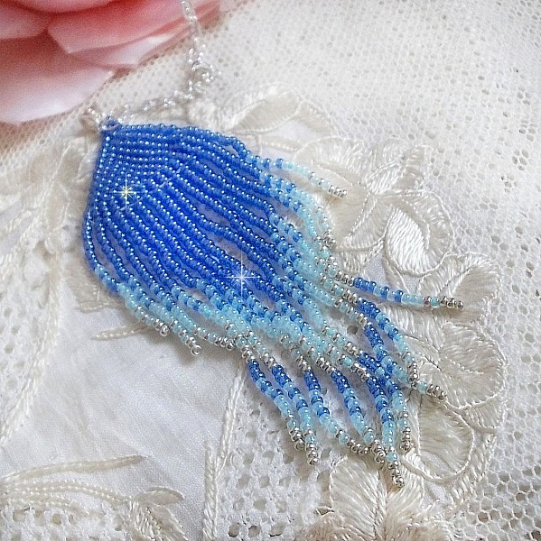 Soft Blue Dreams anheng laget med himmelbl&aring;, safir, s&oslash;lv kvalitet seed perler med 925/1000 sterling s&oslash;lv tilbeh&oslash;r