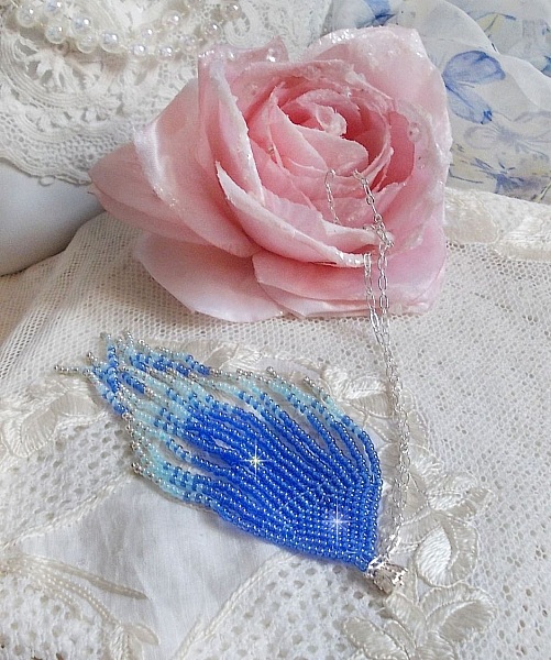 Soft Blue Dreams anheng laget med himmelbl&aring;, safir, s&oslash;lv kvalitet seed perler med 925/1000 sterling s&oslash;lv tilbeh&oslash;r