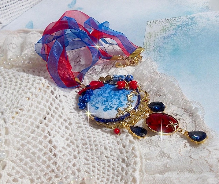 Pendentif Flamenca, cabochon &eacute;maill&eacute; de fleurs Bleues, roses r&eacute;sines, nacre abalone et jade Rouges, poires Zirconium et cristaux Bleu-Marine, breloques, pendentif r&eacute;sine &eacute;poxy, un style Flamenco