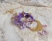 Laureline anheng halskjede brodert med lilla DMC bomull, Swarovski krystaller og frostede blomster.