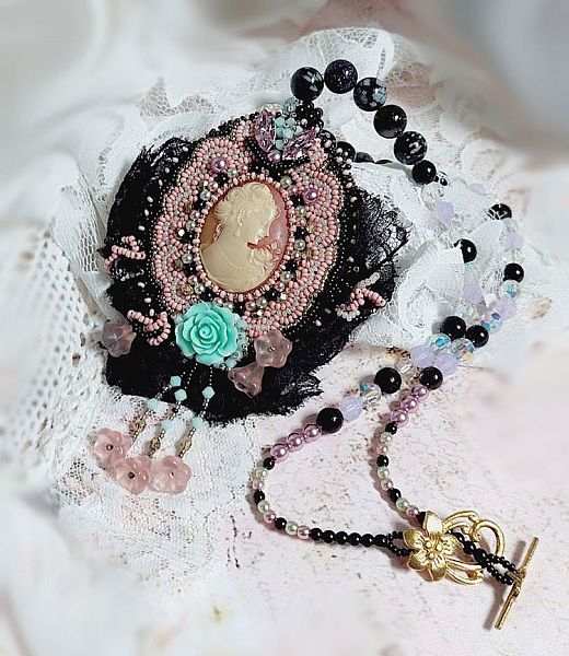 Anheng halskjede Marquise brodert med perleperler, en veldig vakker blonder, en overd&aring;dig juvel 