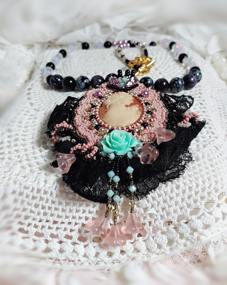 Anheng halskjede Marquise brodert med perleperler, en veldig vakker blonder, en overd&aring;dig juvel 