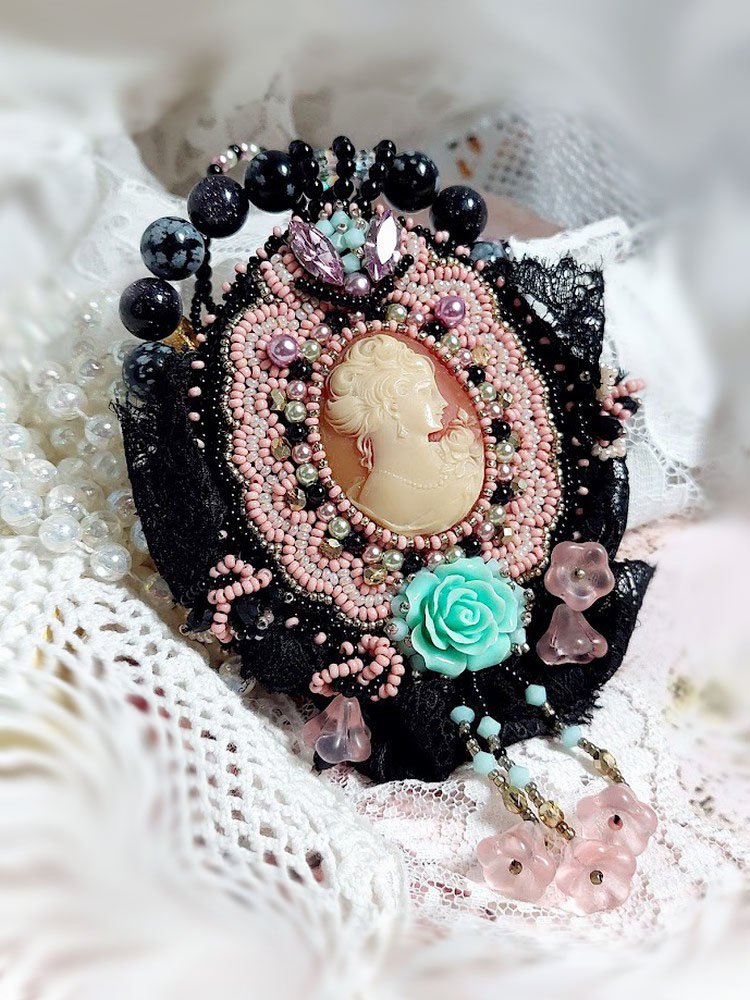 Anheng halskjede Marquise brodert med perleperler, en veldig vakker blonder, en overd&aring;dig juvel 