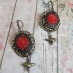 BO Loly Roses laget med harpiks cabochons, krystall rhinestone kjede med bronse tilbehør