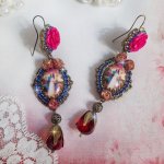 BO Maria og Jesus laget med harpiks cabochons, røde fasetterte pærer og diverse tilbehør