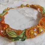 Rumba Haute-Couture halskjede brodert med silke shibori, soutache og Swaroski-krystaller