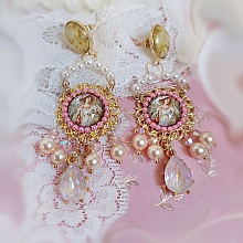 BO Pleasures Pink créées avec cabochons verres, accessoires laiton et perles Cristal Swarovski