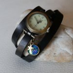 Lærarmbåndsklokke med blå skjell cabochon
