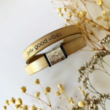 Bracelet cuir double tour au passant carré martelé, ajustable toutes tailles - cadeau personnalisable avec message gravé 