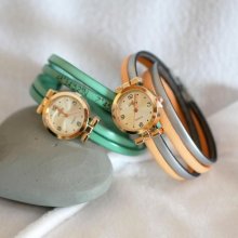 Klokke med rosa gullskive med dobbelt armbånd for personlig tilpasning