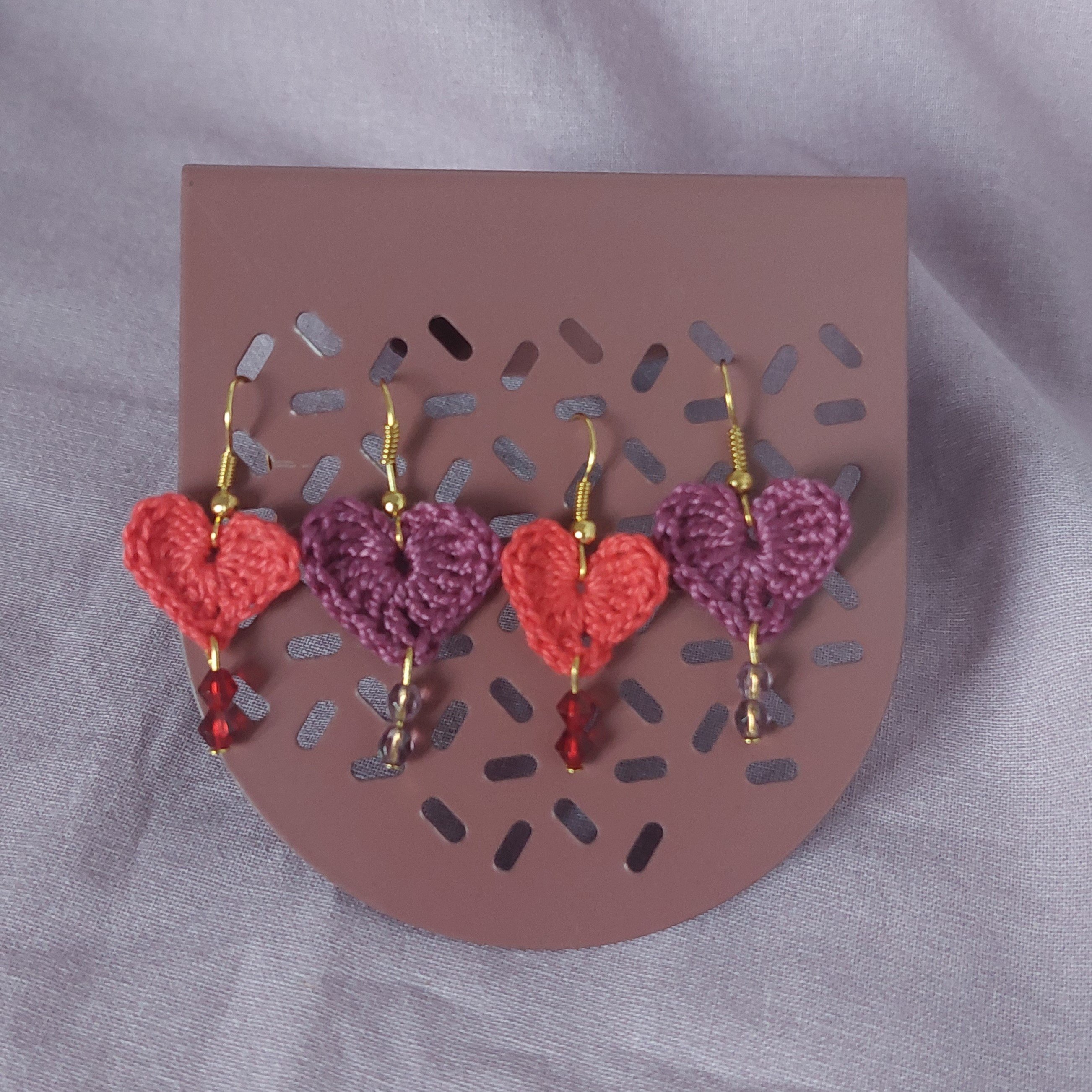 Boucles d'oreilles au crochet c&oelig;ur simple et perles