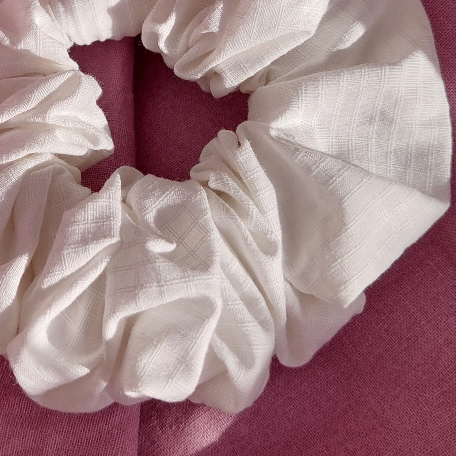 Chouchou blanc &agrave; minis carreaux -Nuage