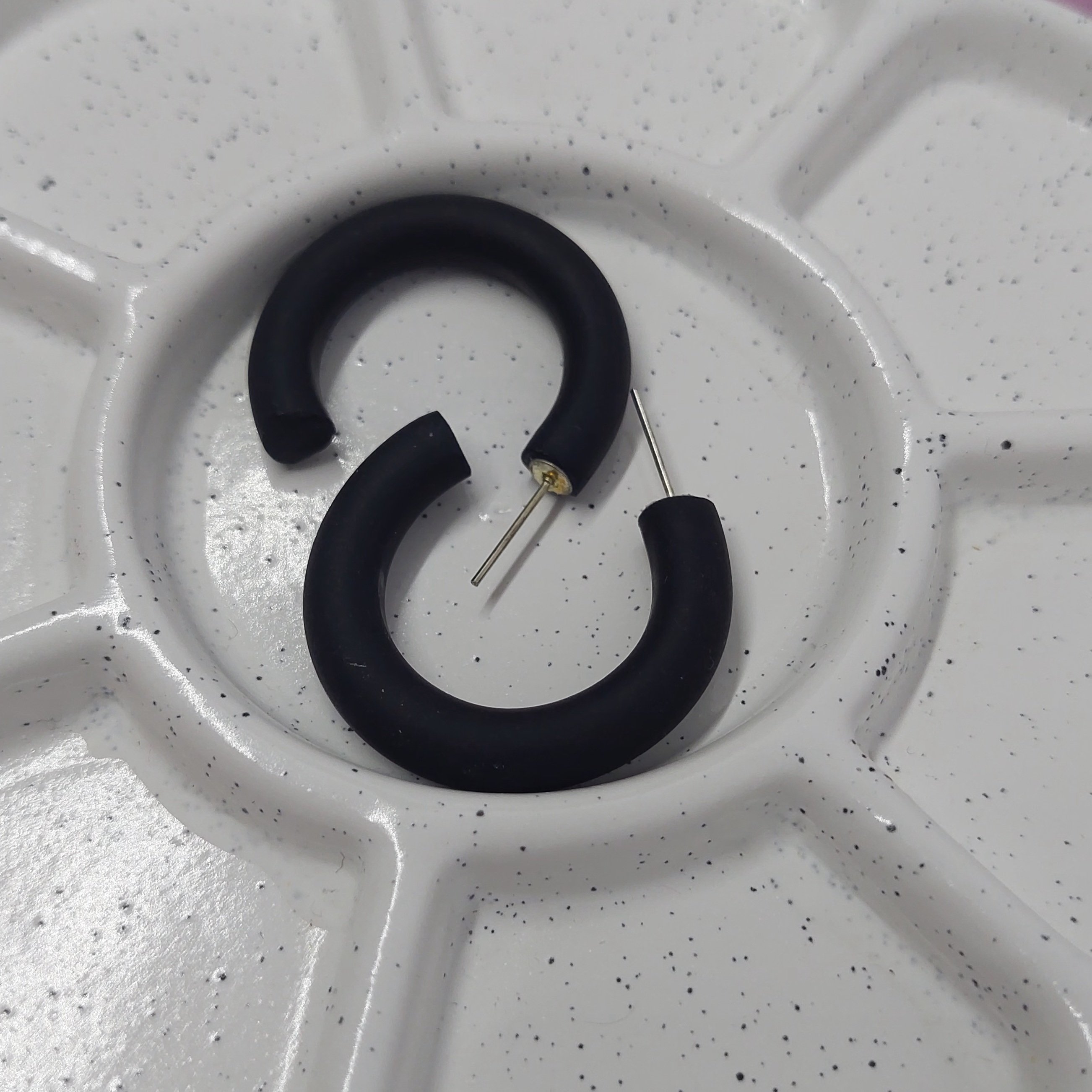 Cr&eacute;oles noires mat et unies