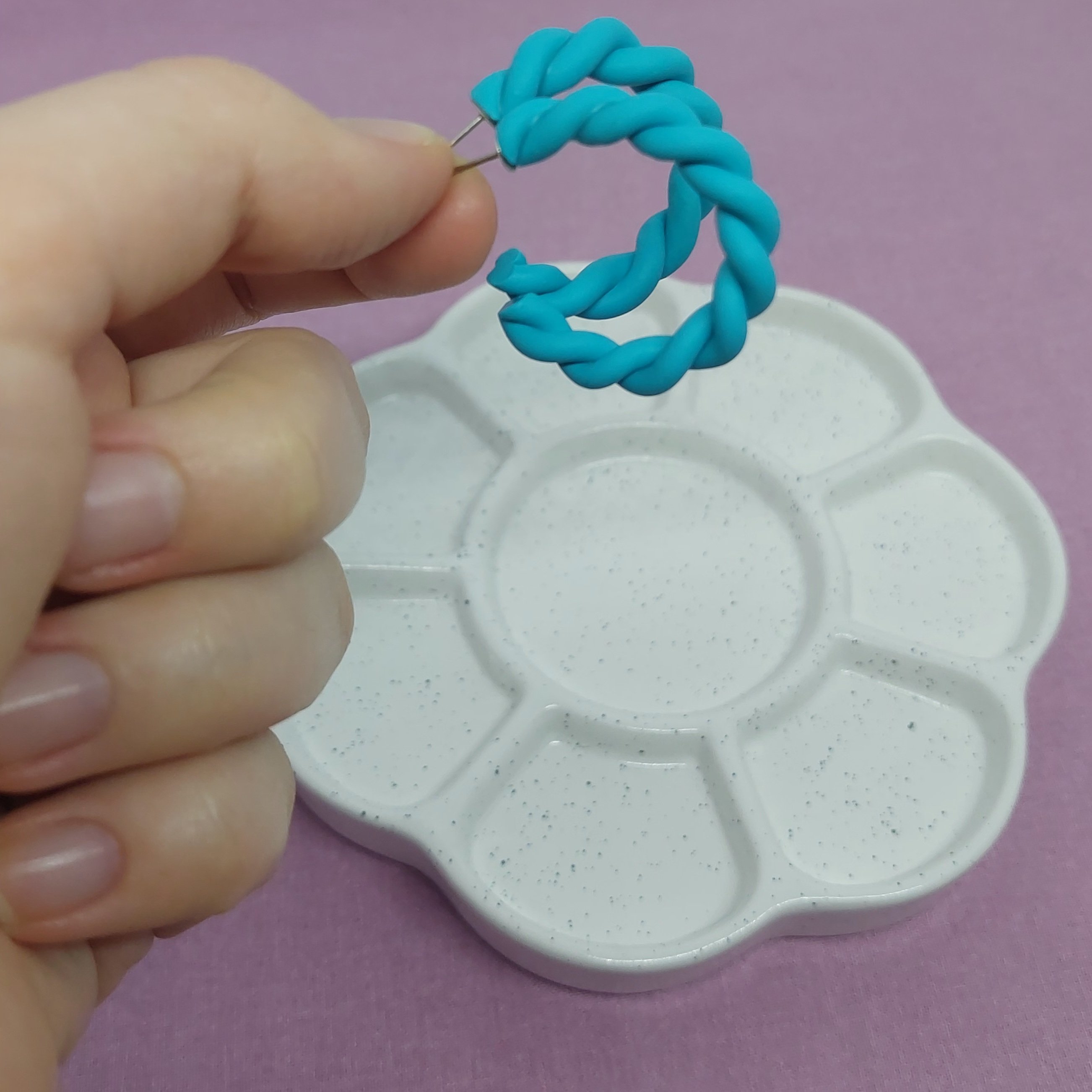 Cr&eacute;oles &agrave; torsades bleu turquoise