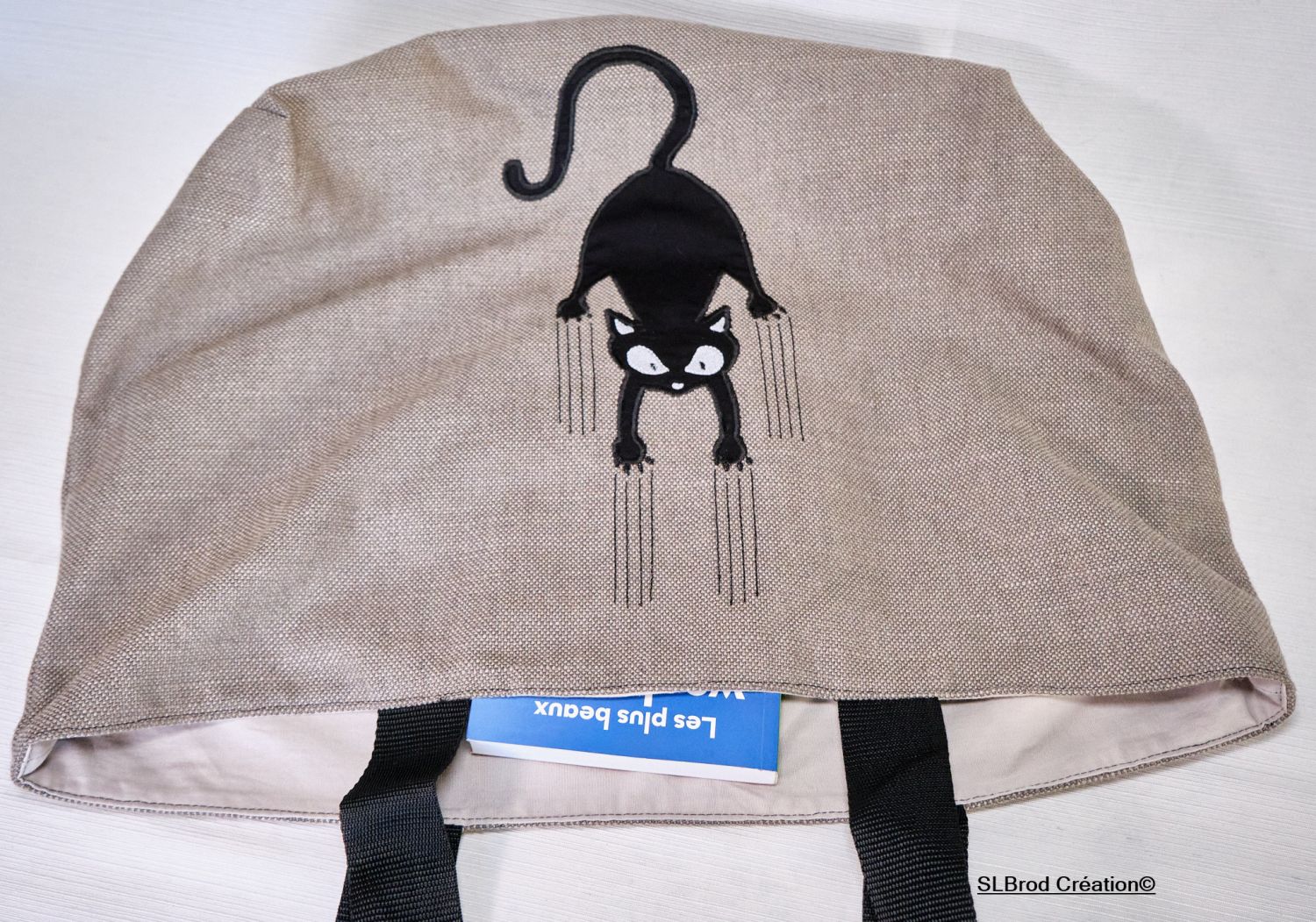 Sac cabas chat et ses traces de griffes