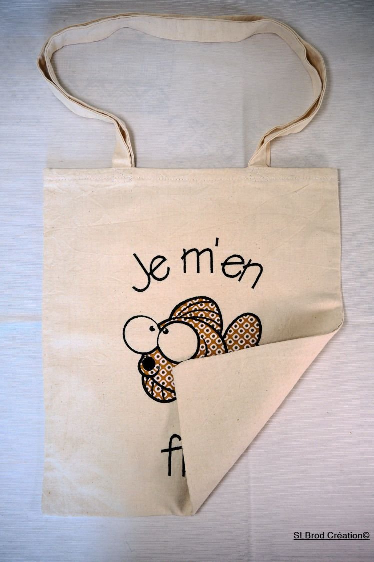 Brun brodert fisk tote bag