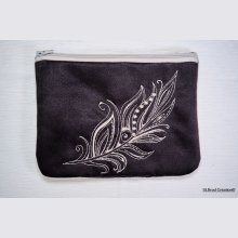 Fjærbrodert flatt etui